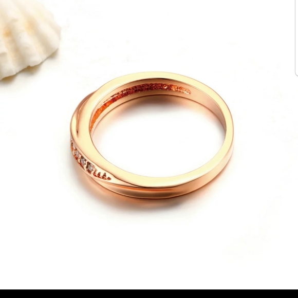 New rose gold tone Austrian Crystal tail ring - Picture 2 of 4
